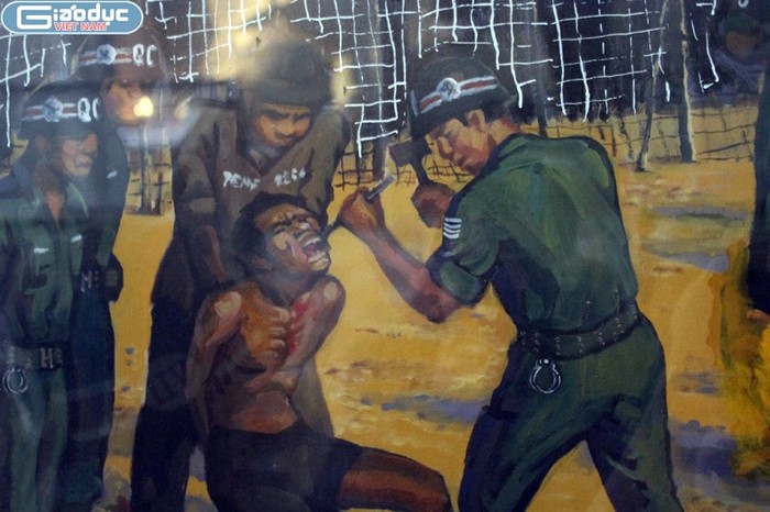 Đục răng tù nhân - một chiêu tra tấn cực kì dã man của Bảy Nhu.